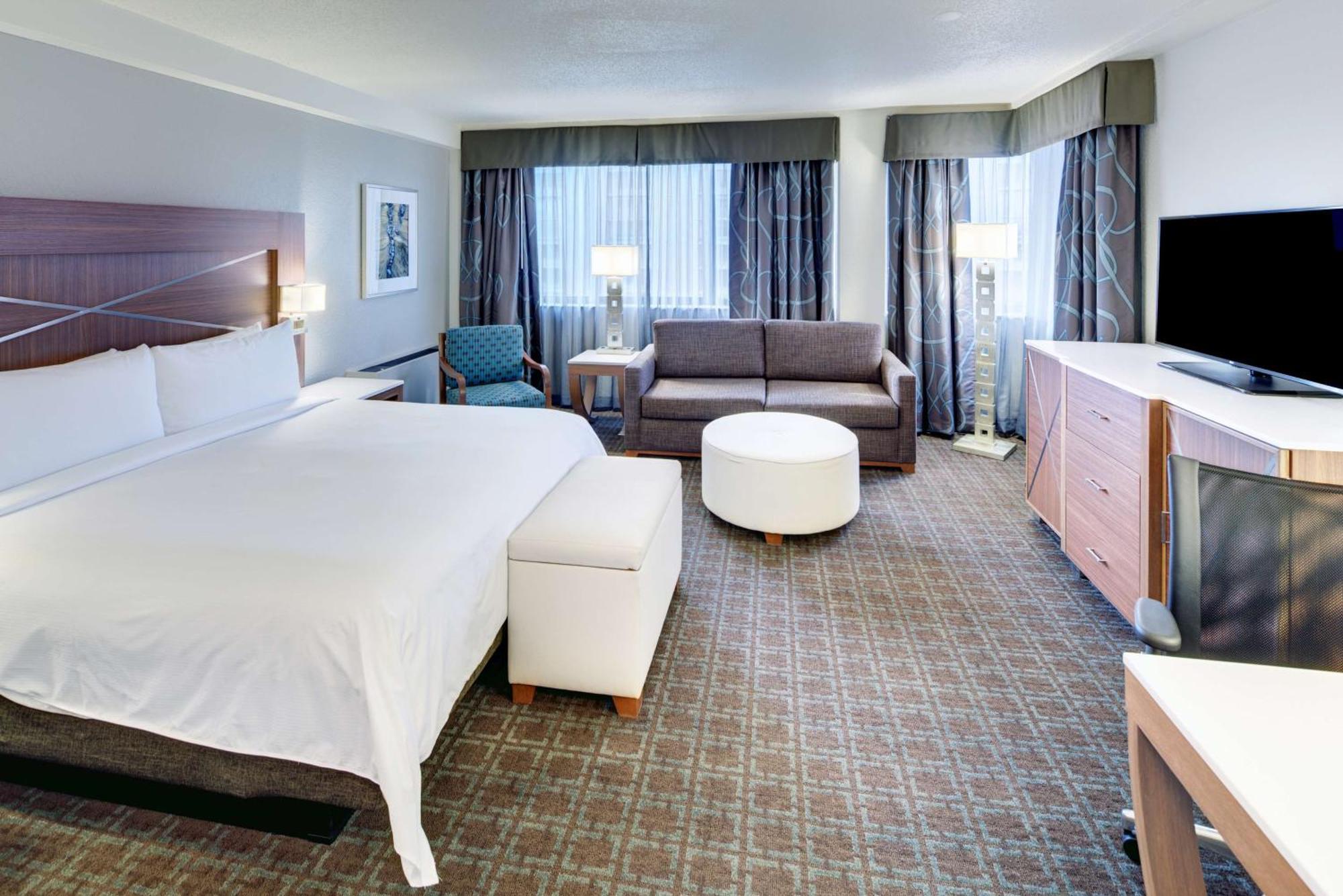 Hotel Doubletree By Hilton Milwaukee Downtown Extérieur photo