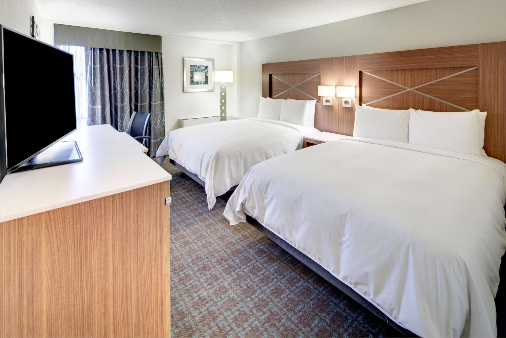 Hotel Doubletree By Hilton Milwaukee Downtown Extérieur photo