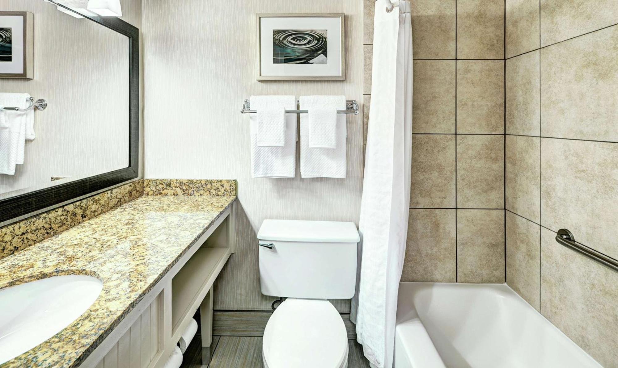 Hotel Doubletree By Hilton Milwaukee Downtown Extérieur photo