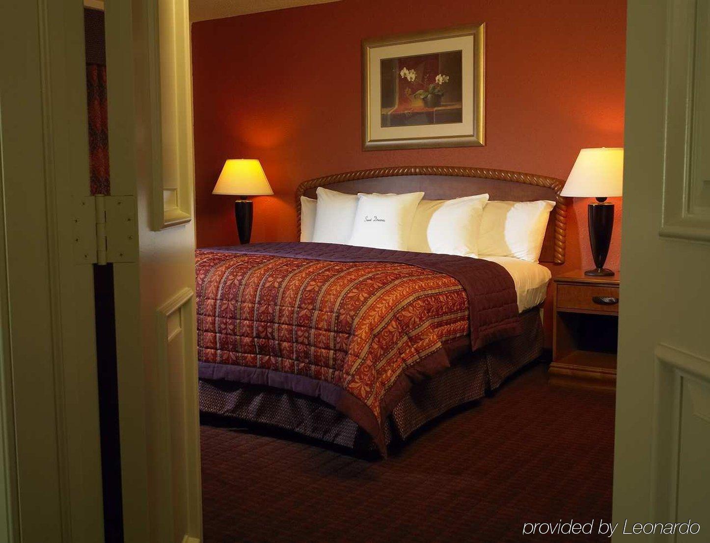 Hotel Doubletree By Hilton Milwaukee Downtown Extérieur photo