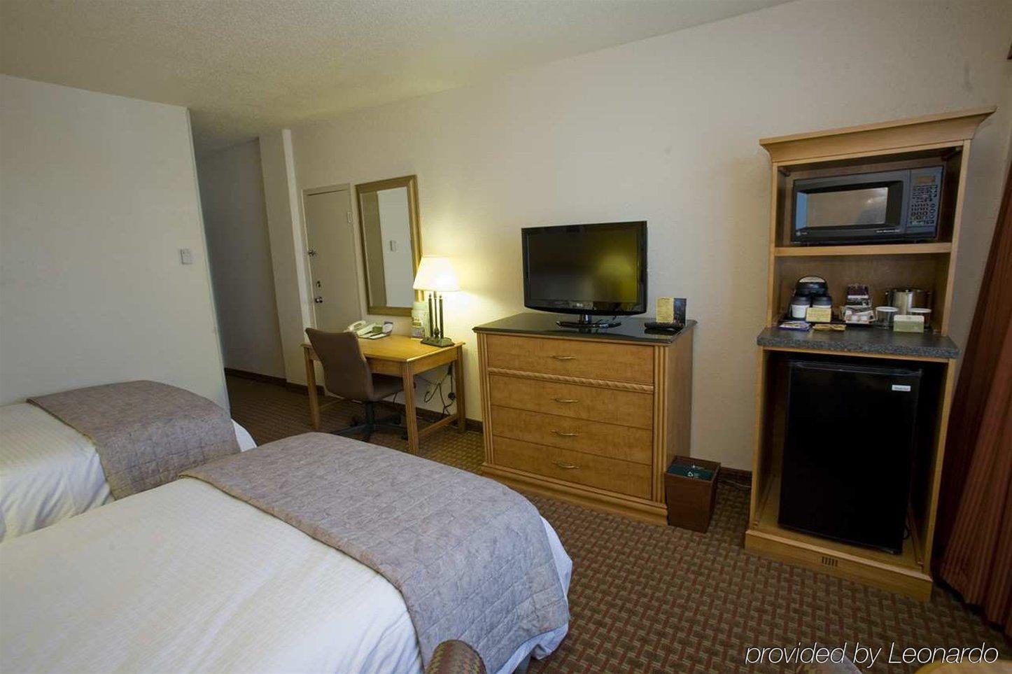 Hotel Doubletree By Hilton Milwaukee Downtown Extérieur photo