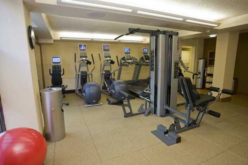 Hotel Doubletree By Hilton Milwaukee Downtown Extérieur photo