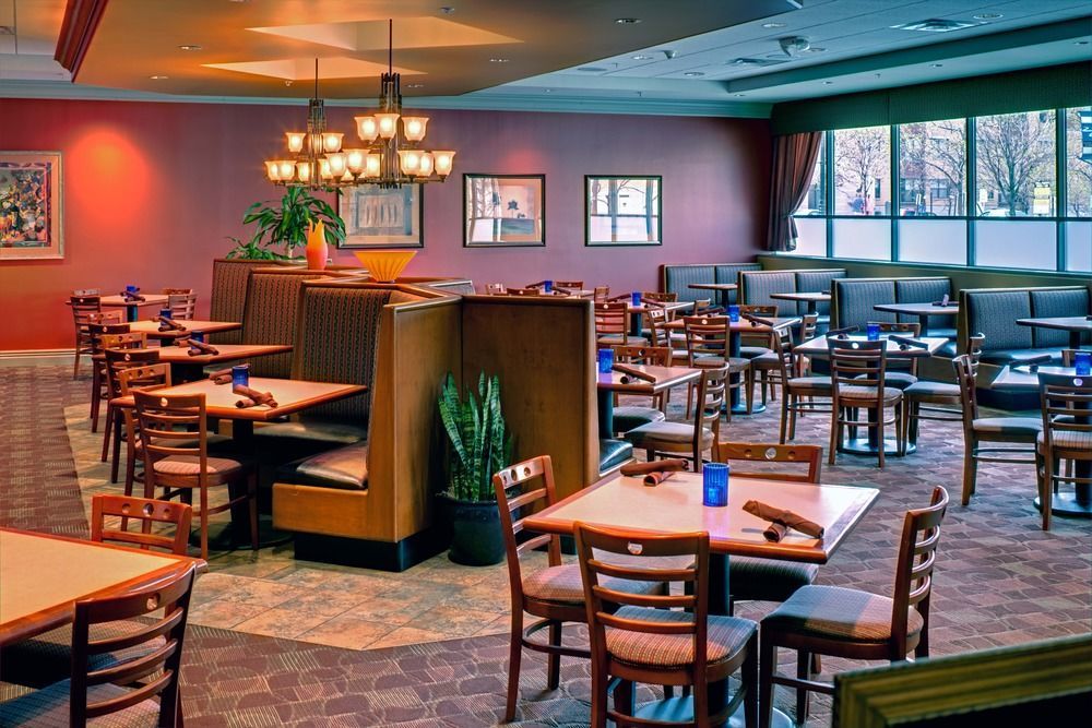 Hotel Doubletree By Hilton Milwaukee Downtown Extérieur photo